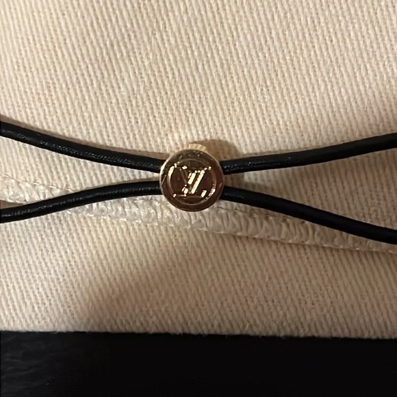 Louis Vuitton Rare Ponytail Holder - ❤️ NEW - Picture 5 of 5
